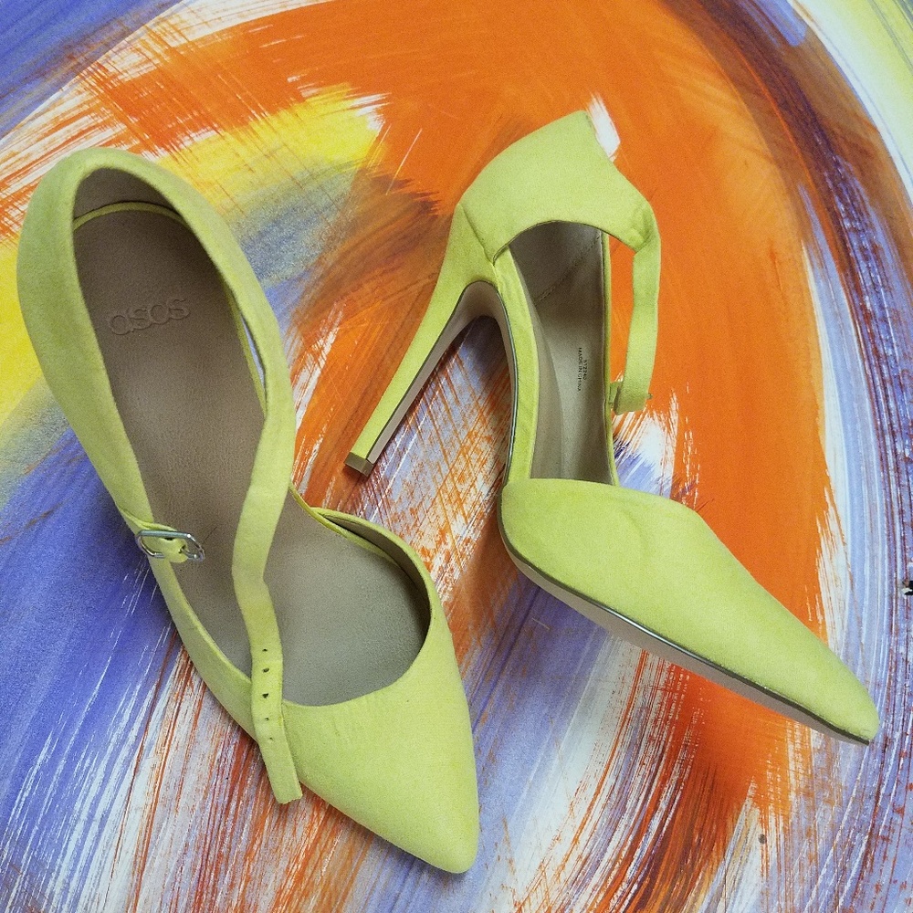 New lime high heels